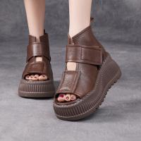 26116嫔妃丽人头层牛皮魔术贴舒适复古增高厚底露趾镂空欧美风休闲凉鞋（枕心凉鞋）